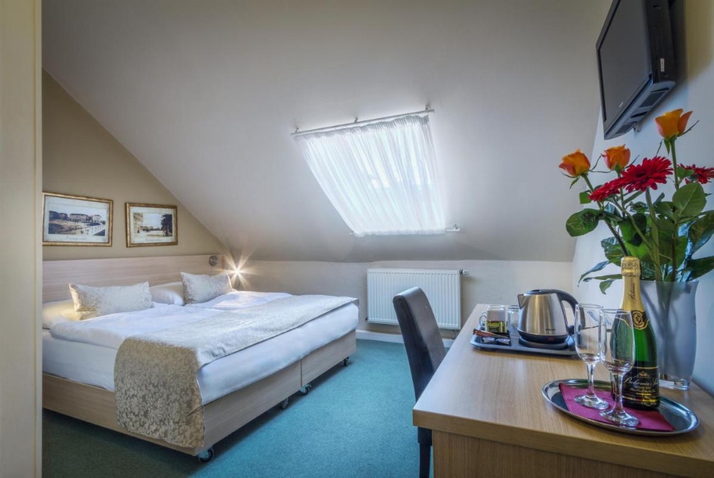 Room image 4