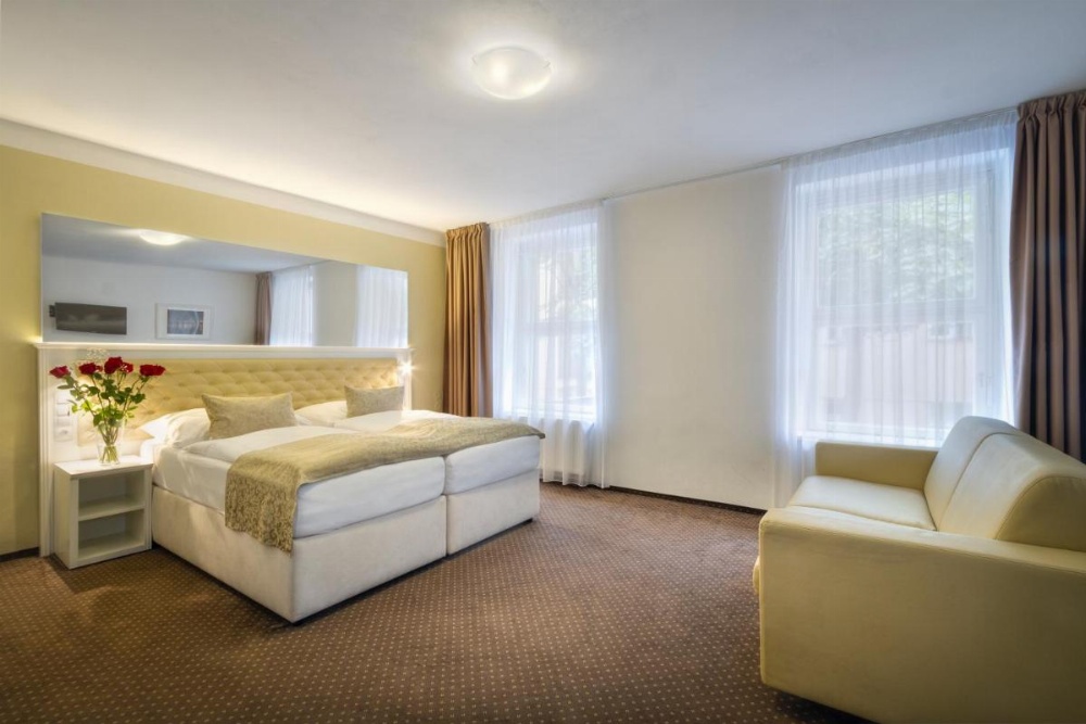Room image 4