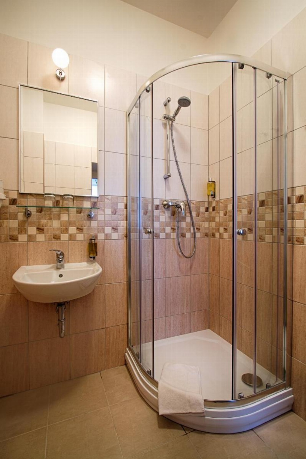 Room image 5