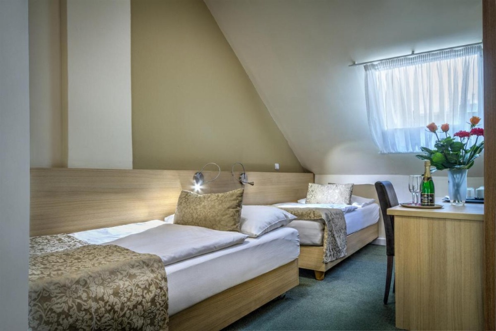 Room image 3