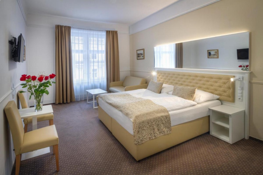 Room image 4